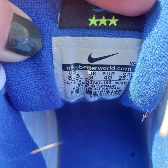 Womens Nike basketball shoes - Picture 1 of 3